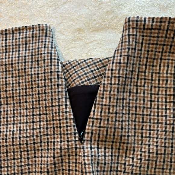 Banana Republic Lightweight Plaid Skirt, Size 0 - Picture 5 of 11